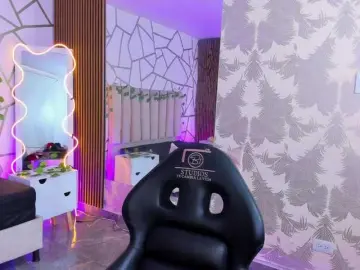 Bongacams Watch Live Sex Cams of Cloee-tay1