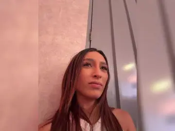 Bongacams Watch Live Sex Cams of Megan-Holly