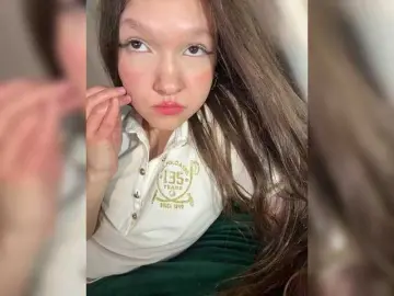 Bongacams Watch Live Sex Cams of Cute-Lolly
