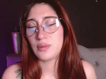 Bongacams Watch Live Sex Cams of Red-moonn