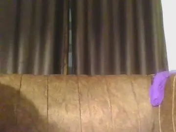 Bongacams Nude Webcam of Hornycremmy09