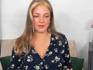 Bongacams Nude Webcam of LilyTop