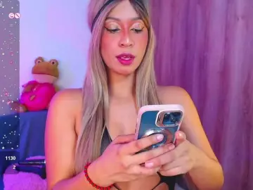 Bongacams Free Porn Cam of AnnieBlu3