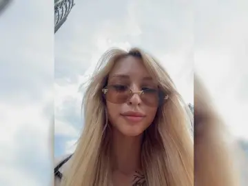 Bongacams Free Porn Cam of EwaBrown