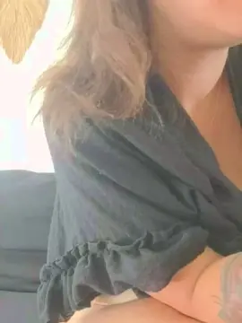 Cam4 Live Sex of Elle_et_na