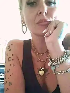 Cam4 Private Sex Chat of Xena6A9_90