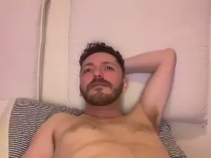 Cam4 Nude Webcam of hernanbenz