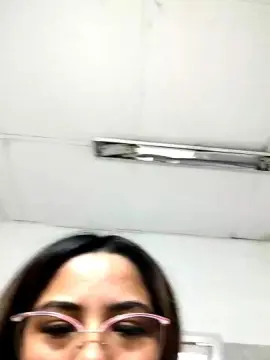 Cam4 Live Porn of Milybaroni