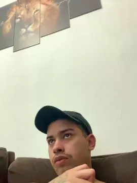 Cam4 Free Porn Cam of hugo7084