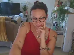 Cam4 Live Sex Cam of cerise132