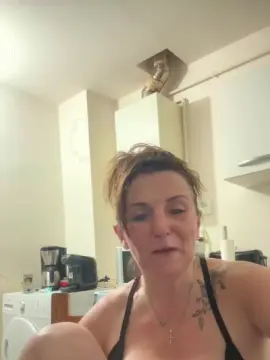 Cam4 Live Sex of Desiree1951