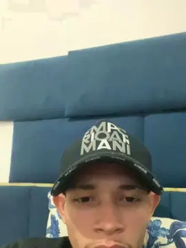 Cam4 Adult Webcam of Mlknovinhooo