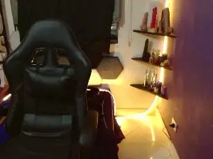 Cam4 Watch Live Sex Cams of alexa_slave77