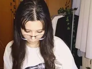 Cam4 Sex Cam of KenishaKudzma