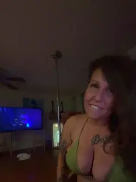 Cam4 Nude Webcam of RosieBloomzXXX