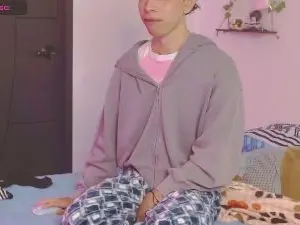 Cam4 Live Sex of cuddly_twink