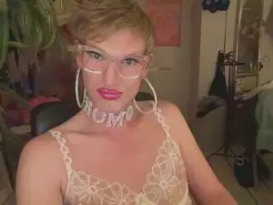 Cam4 Live Sex Cam of pinkyfagyboy