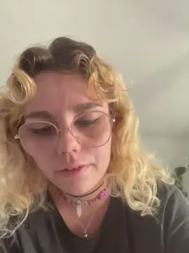 Cam4 Sex Cam of Emy_2002