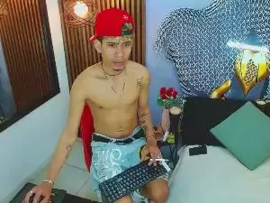 Cam4 Live Porn of SkinnycuteAlyer