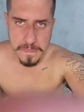 Cam4 Live Sex Cam of polaco061