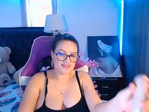 Cam4 Adult Webcam of esmeralda098