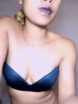 Cam4 Live Porn of Dinah974