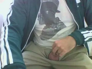 Cam4 Free Porn Cam of DaddyNextRoom75