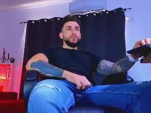 Cam4 Live Sex of MightyAaronX