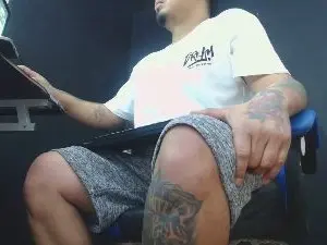 Cam4 Live Sex Cam of master_bigcock1