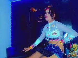 Cam4 Free Live Porn of DominantDoll_D