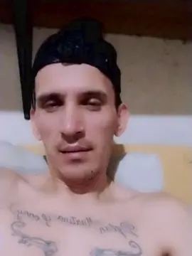 Cam4 Live Porn of adrian19921