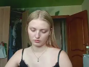 Cam4 Free Live Porn of LucienneZani