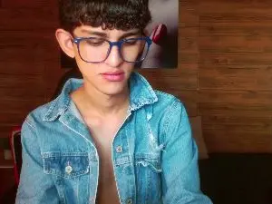 Cam4 Free Live Porn of Michaelkoiv