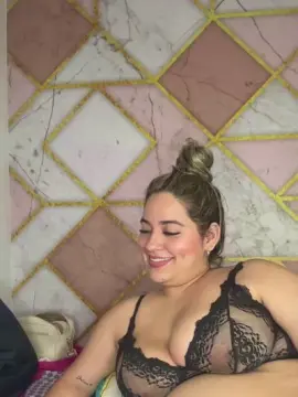 Cam4 Watch Live Sex Cams of Amira__Maliaa