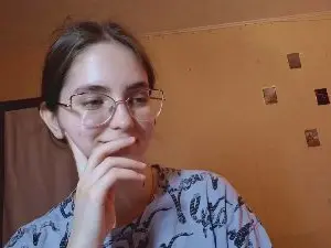 Cam4 Nude Webcam of RoxanaKneisler