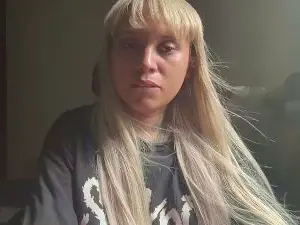 Cam4 Free Live Porn of frierenhott