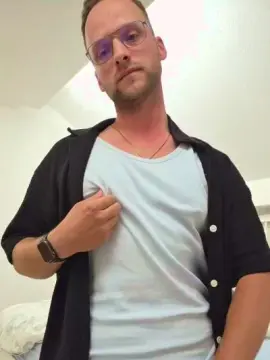 Cam4 Watch Live Sex Cams of YoungDaddy30xxx