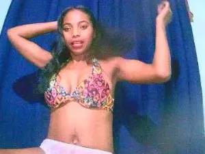 Cam4 Watch Live Sex Cams of Fitiavana8