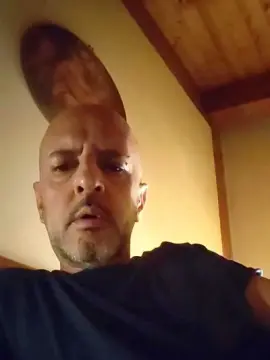 Cam4 Sex Cam of CIONDOLONE82