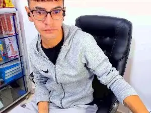 Cam4 Adult Video Chat of alex_gomez