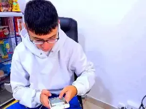 Cam4 Free Live Porn of alex_gomez