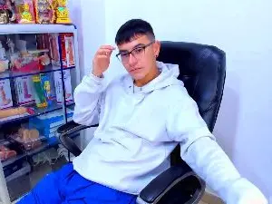 Cam4 Free Live Porn of alex_gomez