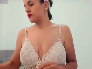 Cam4 Sex Cam of natalia_curvy