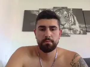 Cam4 Nude Webcam of alexmndz