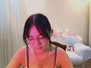 Cam4 Live Sex of JuliaMaugeri