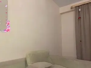 Cam4 Free Live Porn of SHY_XOXO