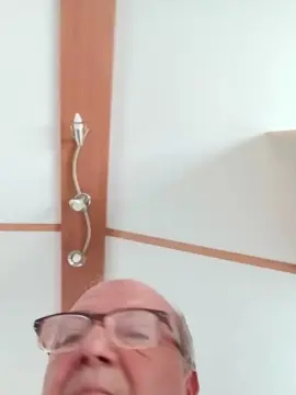Cam4 Live Porn of minuzzo61