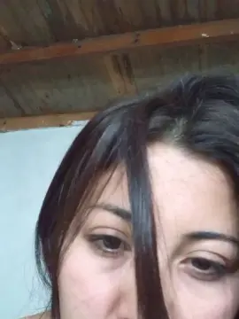 Cam4 Free Live Porn of EMMACURVYHOT