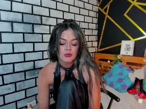 Cam4 Live Porn of adrhiiana_