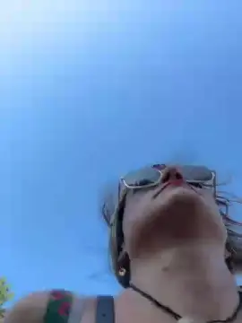 Cam4 Private Sex Chat of lesnympho_sexy